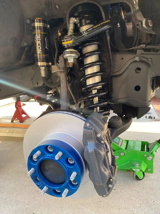 Truck lift kit and level kit install